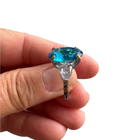 Silver Ring with Large Turquoise Solitaire Stone - Picture 2 of 5